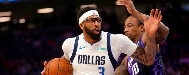 Mavericks’ Anthony Davis sporting sling, likely out for a while