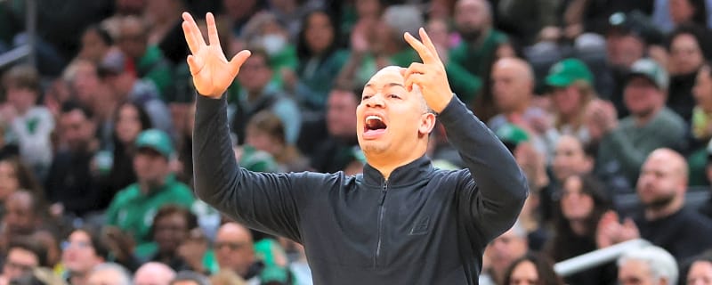 One painful play symbolizes Clippers' entire miserable season