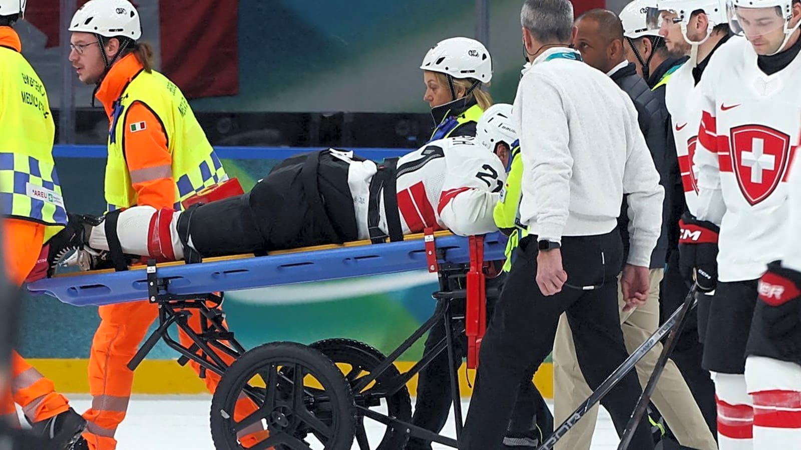 Switzerland’s Kevin Fiala stretchered off with injury vs. Canada