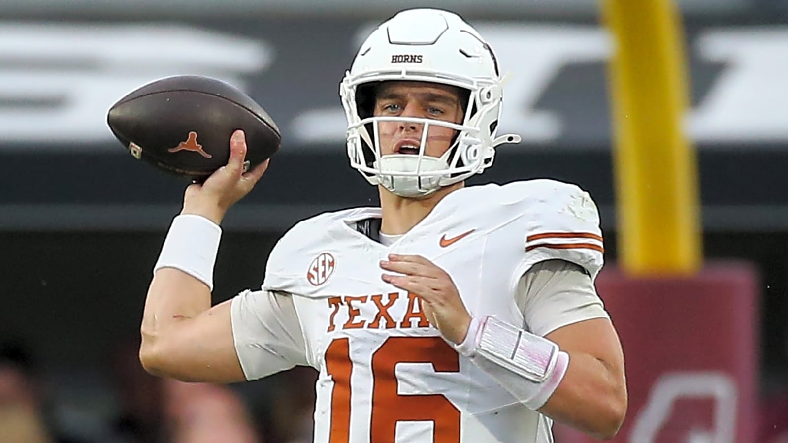 Texas QB Arch Manning's best game of season ends with injury