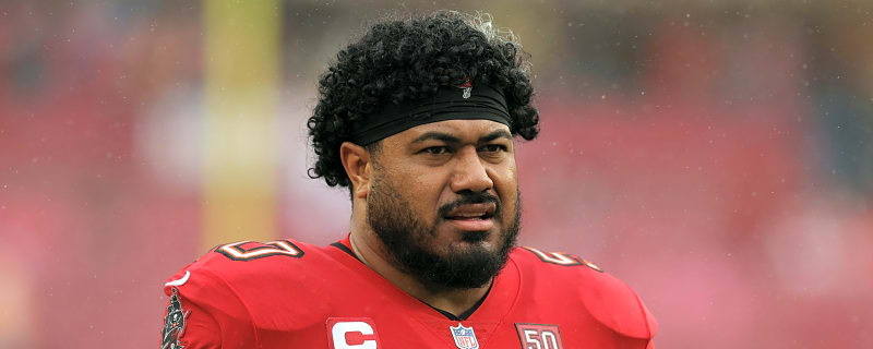 Bucs' Bowles, Licht send different messages on future of Vea