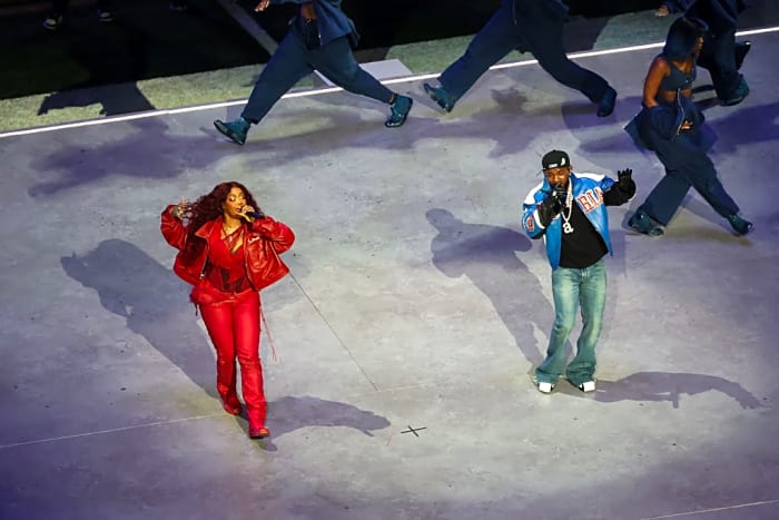 Kendrick Lamar and SZA tour the world