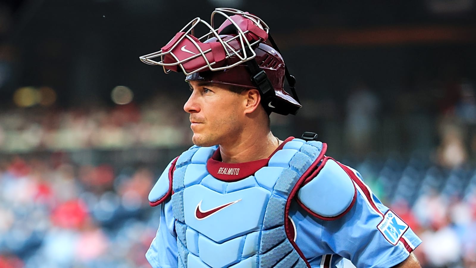 Signing J.T. Realmuto would transform this NL Central team's pitching staff