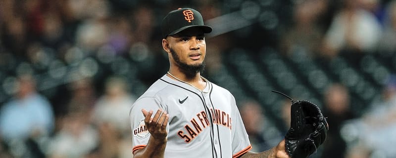 Yankees continue stockpiling relievers in trade with Giants