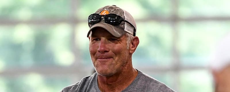 Brett Favre responds after Kyler Murray references his infamous play