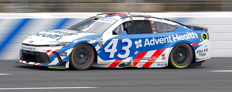 Erik Jones entangled in fierce fight at NASCAR's Chase bubble
