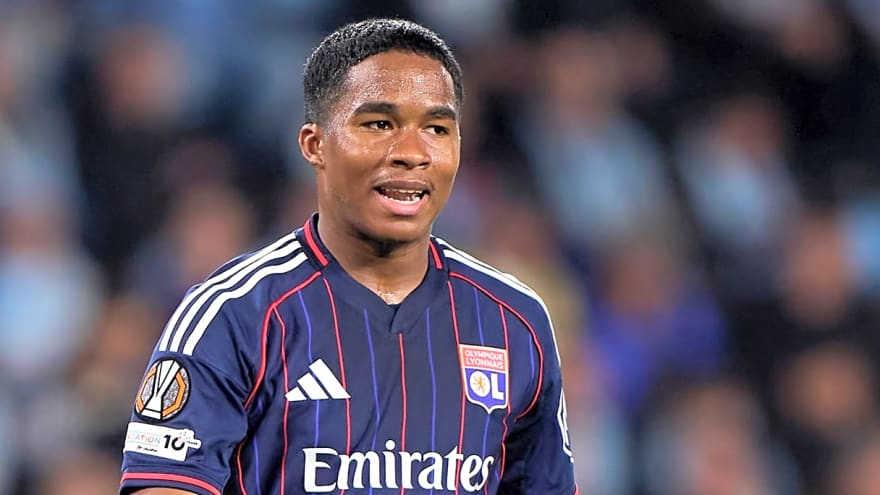 ‘He could be a star’ – Ex-Chelsea winger tells Liverpool to forget Olise and sign 19y/o instead