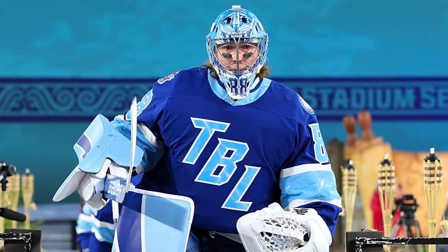 Andrei Vasilevskiy, Jeremy Swayman have rare goalie fight