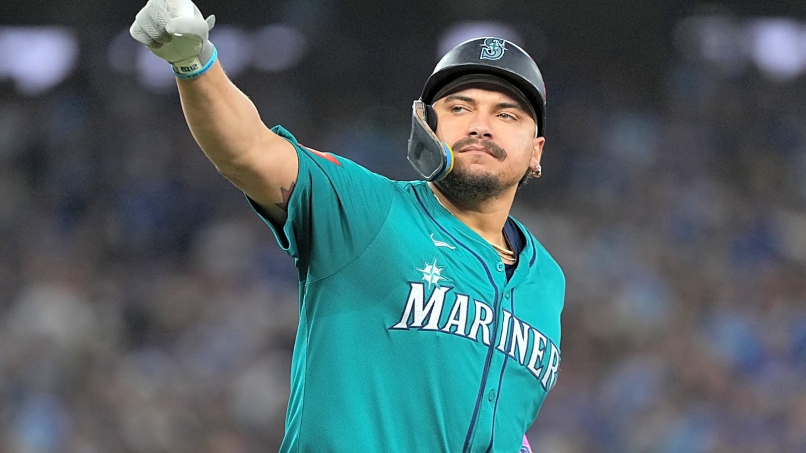 Report: Mariners to make first major signing of offseason