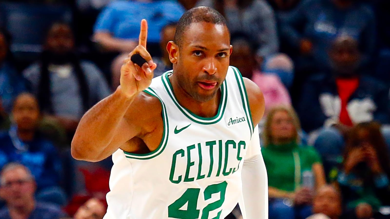 Celtics champion continues to be linked with Warriors