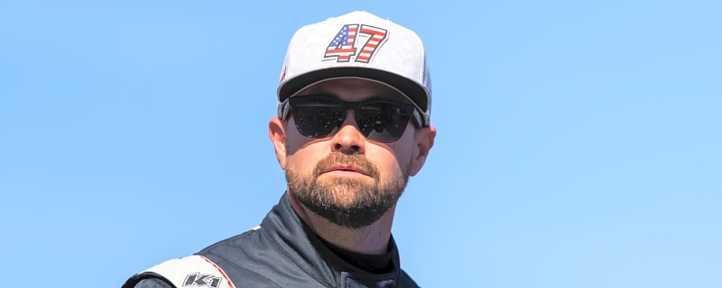 Herbst, Stenhouse involved in crash in Autotrader 400
