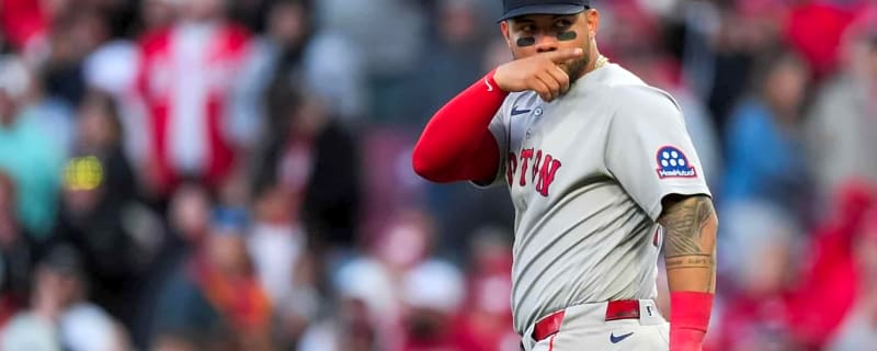 Brewers’ Christian Yelich unloads on Willson Contreras after controversial moment against the Red Sox