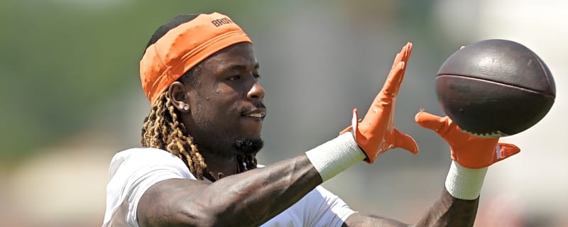 Patriots linked to desperate move in A.J. Brown's absence