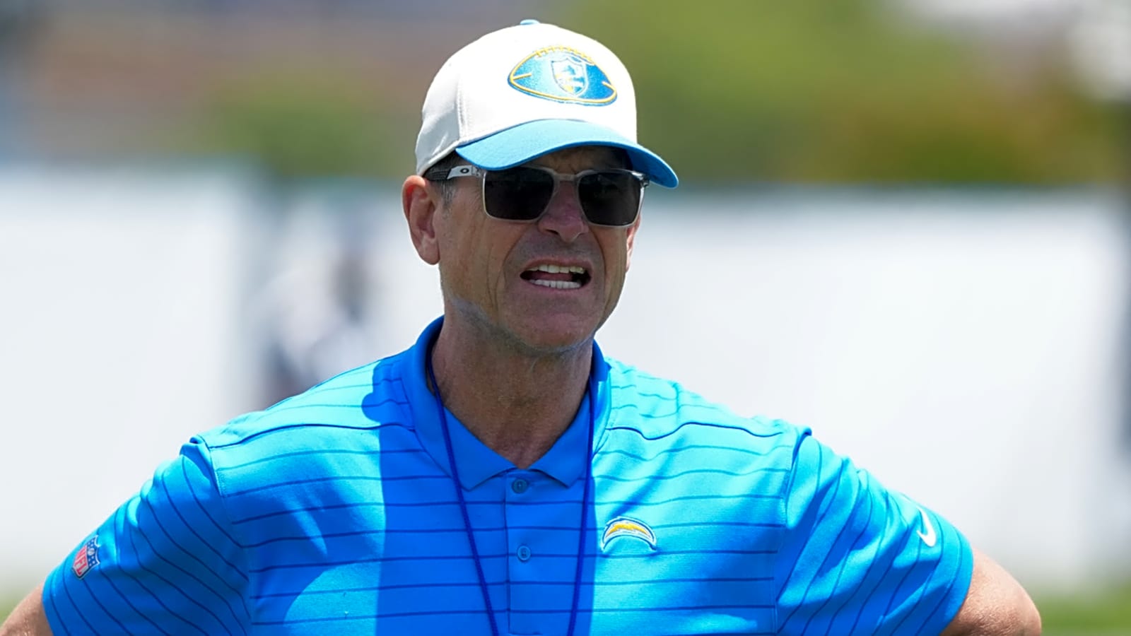 Harbaugh noncommittal on McDaniel as Chargers enter bye at 0-6
