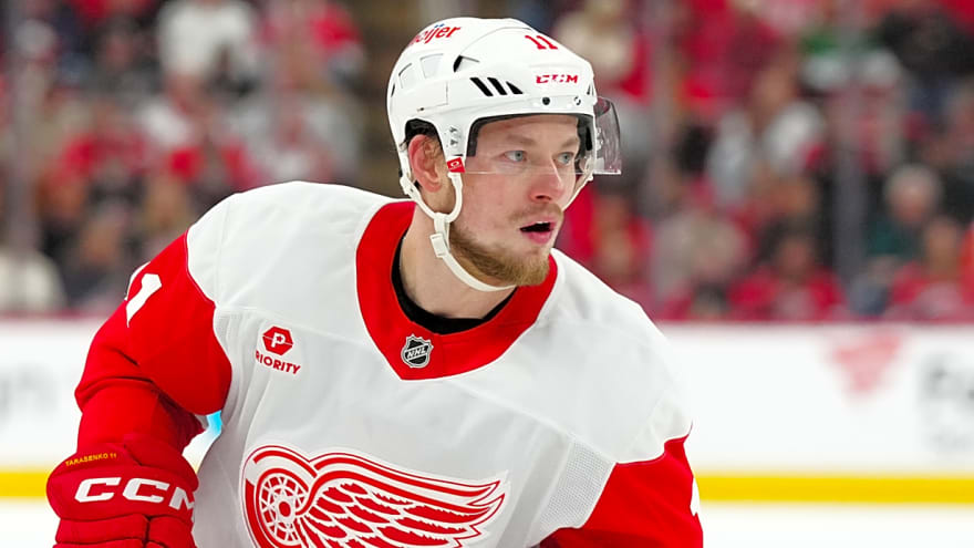 Wild acquire former first-round pick from Red Wings