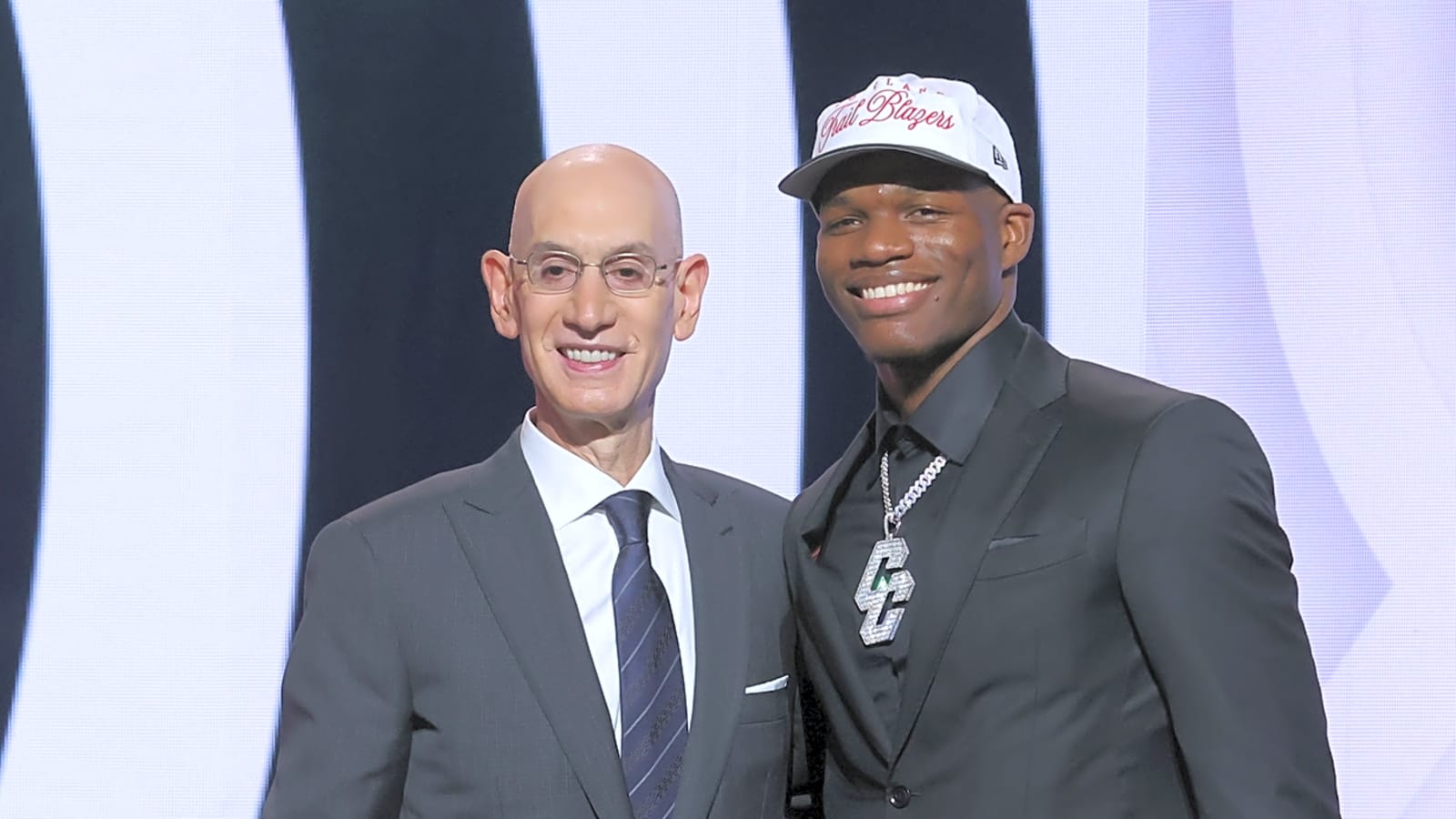 Grizzlies to acquire No. 11 pick, take player coming off shoulder injury