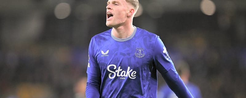 Man United & Liverpool suffer major blow in pursuit of 23-year-old Englishman