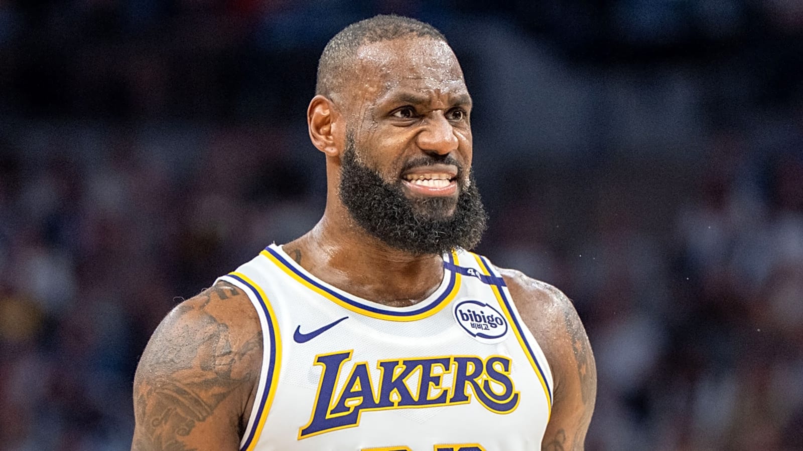 LeBron James takes a swipe at Lakers front office