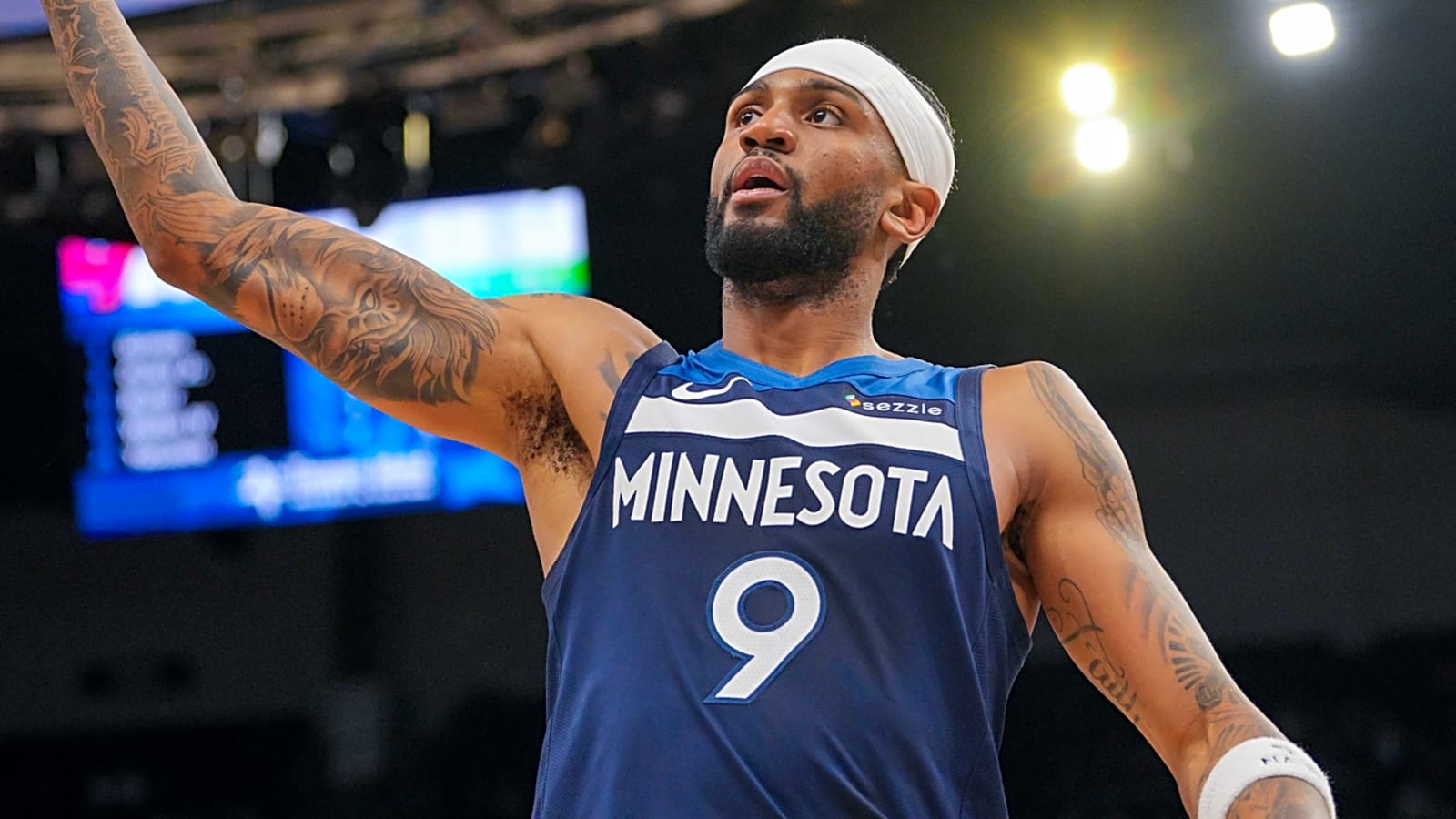 Hawks reloading in suddenly wide-open Eastern Conference
