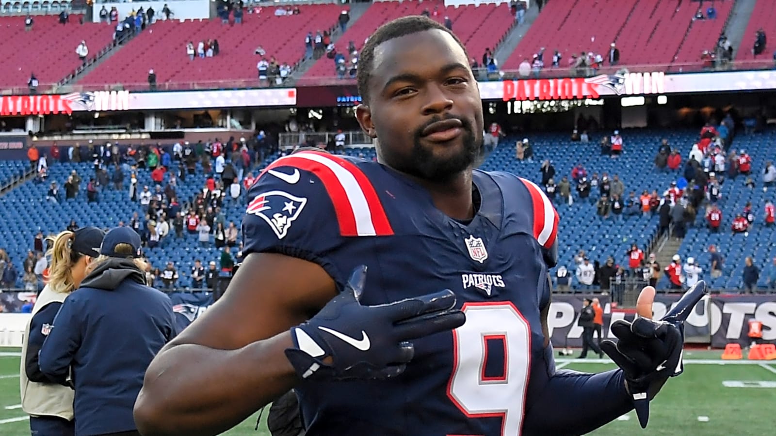 Patriots' Kayshon Boutte gives Texans defense bulletin-board material