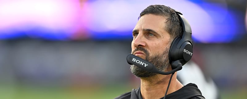 Sirianni apologizes for viral moment in Eagles' 'MNF' loss to Bears