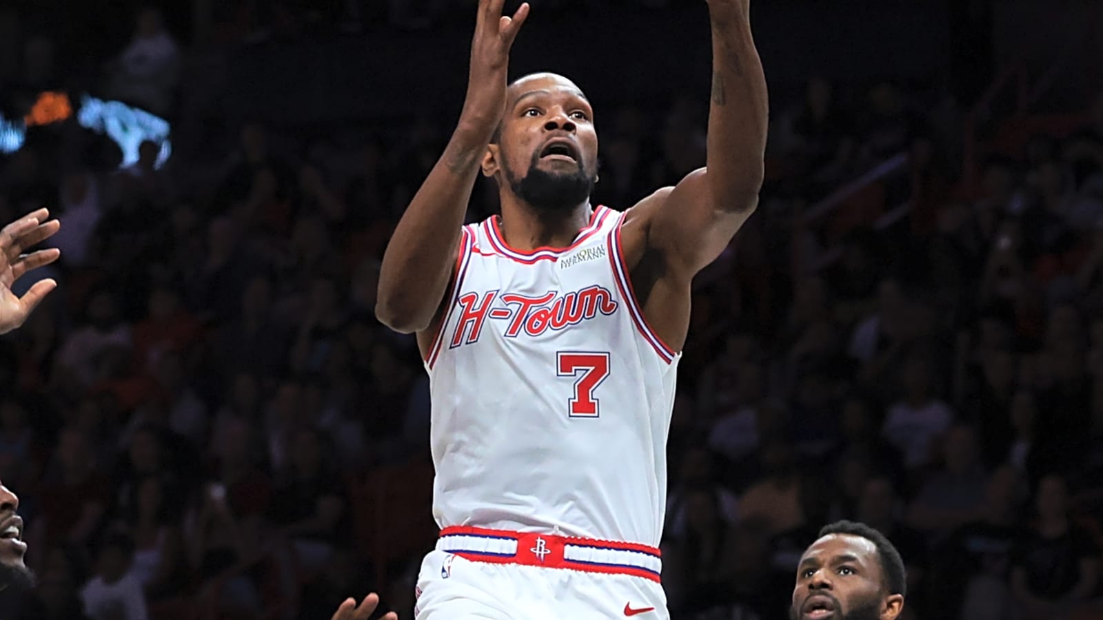 Kevin Durant climbs all-time list with another 30-point game