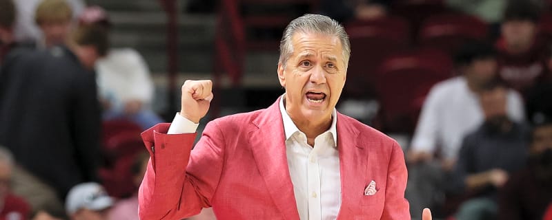 John Calipari threatens to use old Bob Knight tactic with Arkansas