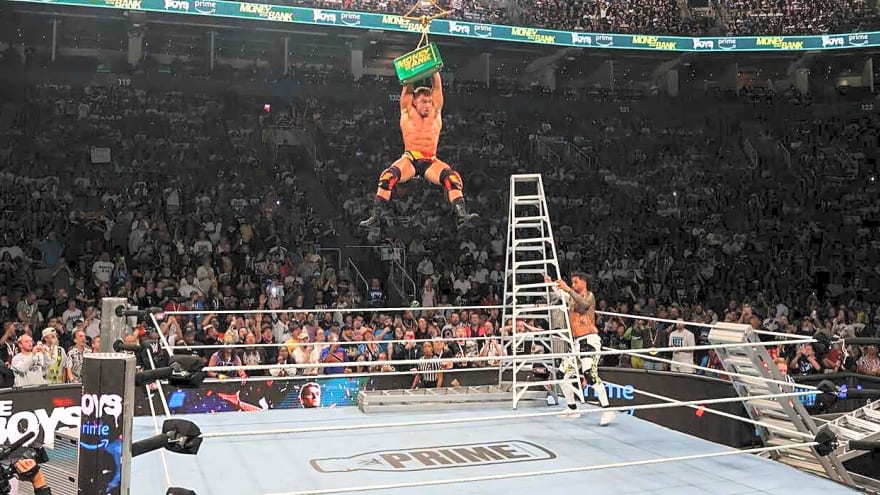 WWE Set to Make Injured WWE RAW Star a 'Top Heel'