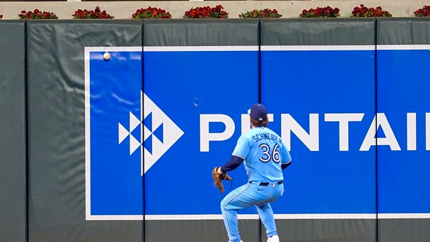Who is on the roster bubble when players on the IL return to the Blue Jays?