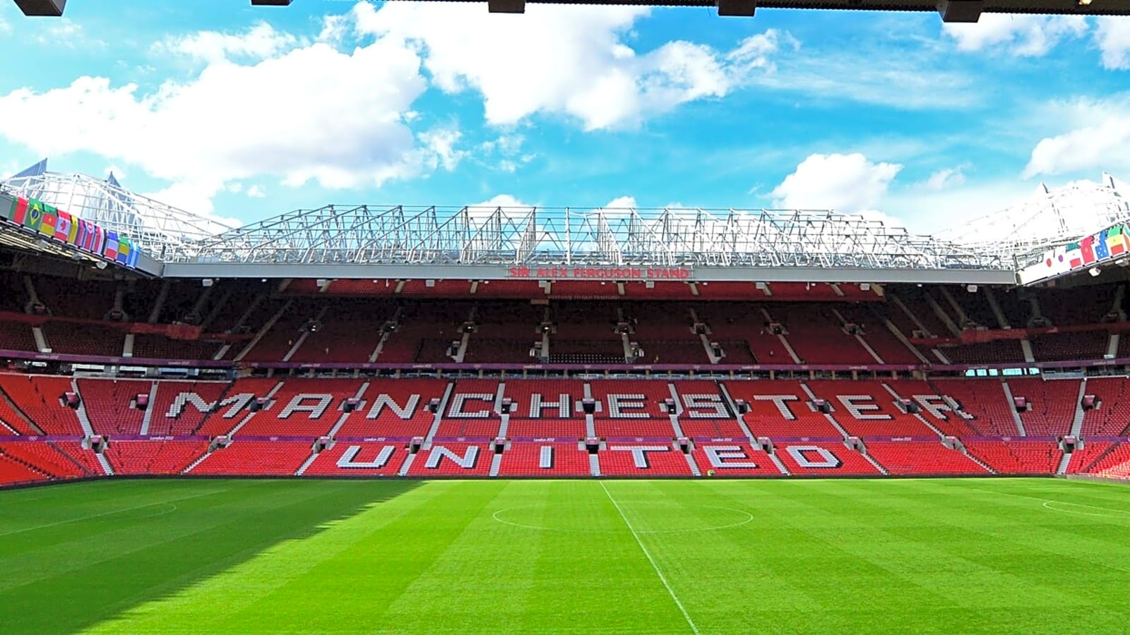 Manchester United aims to deal fresh blow to Newcastle in striker chase
