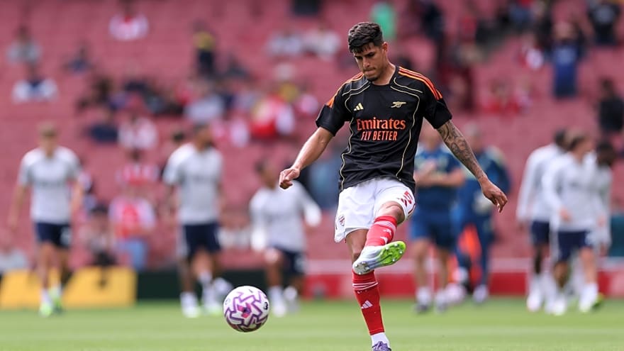 Will Hincapie play for Arsenal against Bayer Leverkusen?