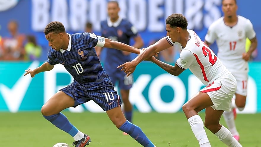 Chelsea and Arsenal fighting for England international