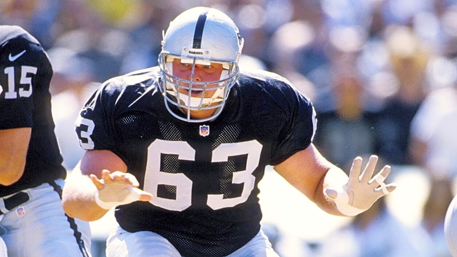 Report: Ex-Oakland Raiders All-Pro OL Barret Robbins dead at 52