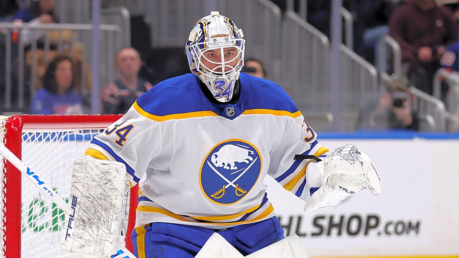 Alex Lyon sets club mark as hot Sabres beat Kings