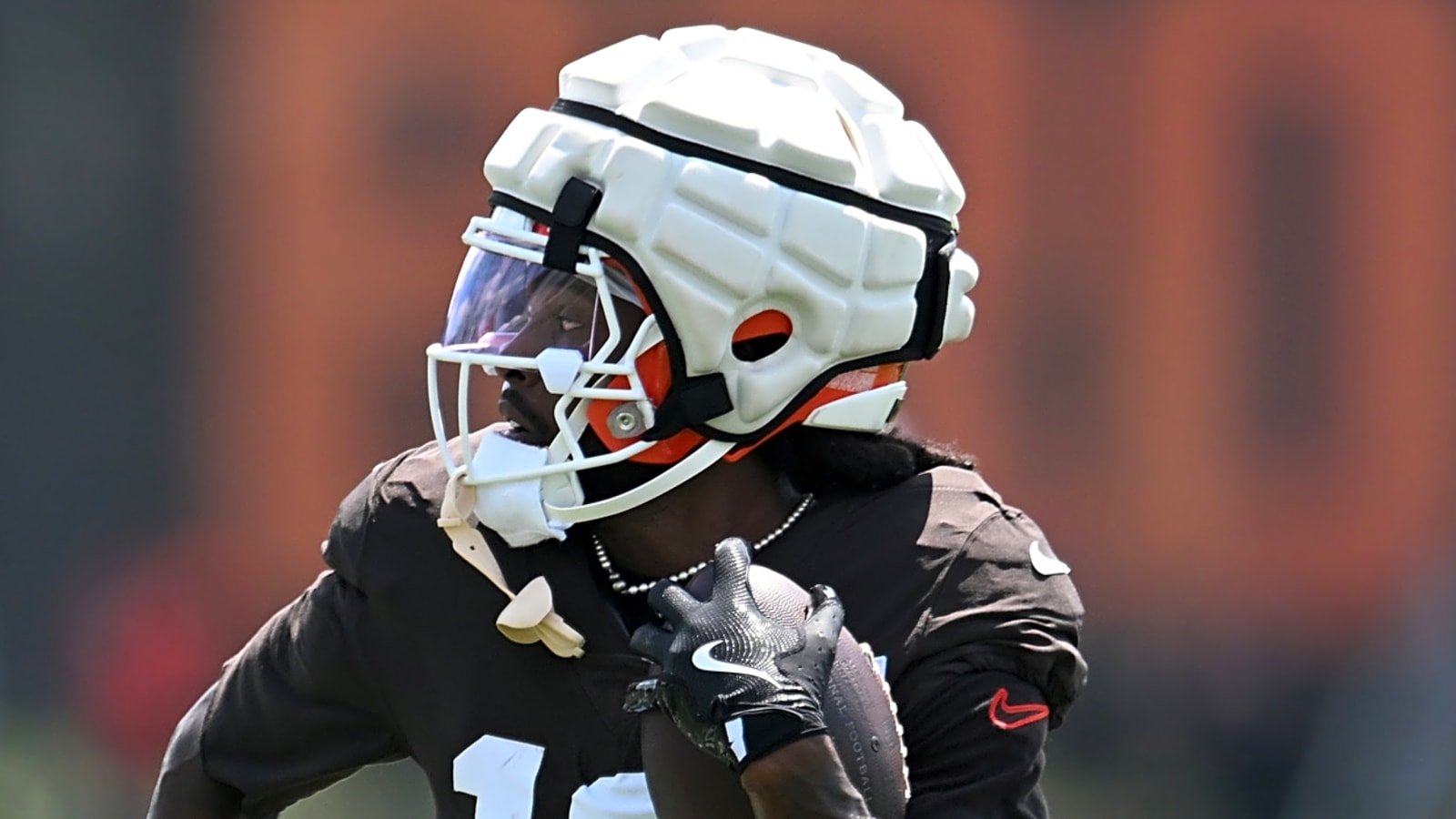 Former controversial Steelers WR bashes the fan base