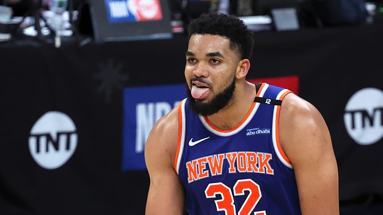 Knicks rally from 20 points down to beat Pacers in Game 3