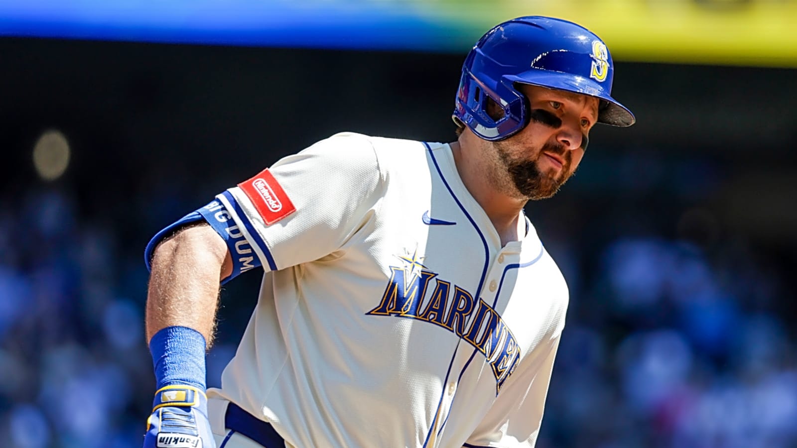 Mariners' Cal Raleigh breaks MLB record