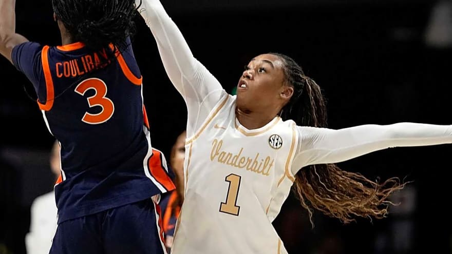 Five takeaways from AP Top 25 women's basketball poll