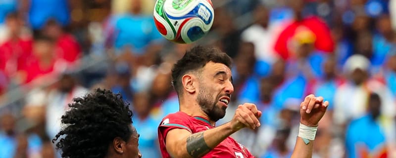 Bruno Fernandes tells Man United teammates his transfer decision after Saudi interest