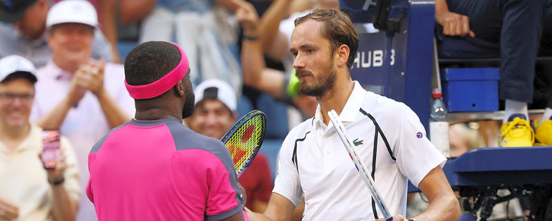 Daniil Medvedev issues apology after shocking China Open disqualification