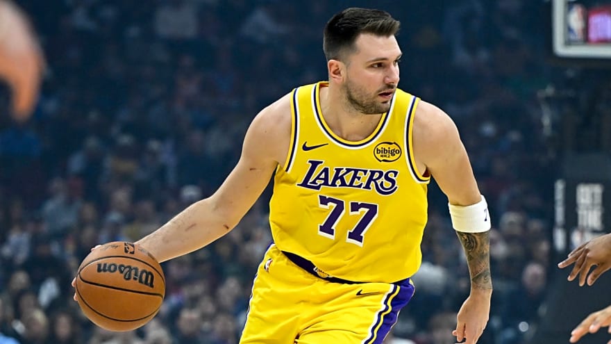 Los Angeles Lakers Star Luka Doncic Leaves Game With Ankle Injury