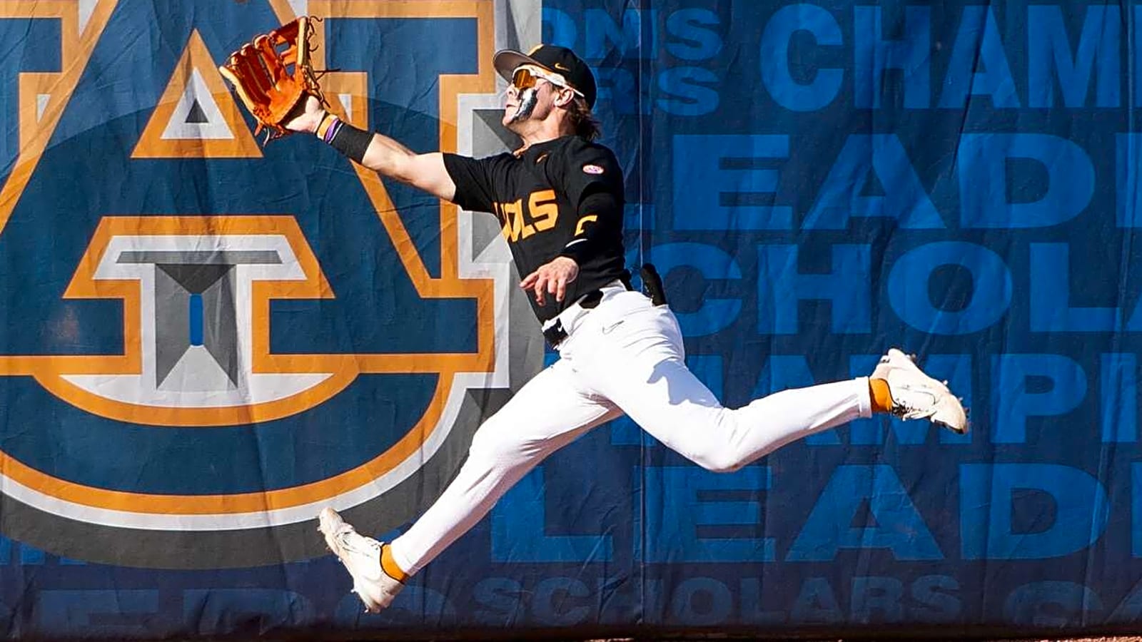 Giants calling up top prospect for MLB debut
