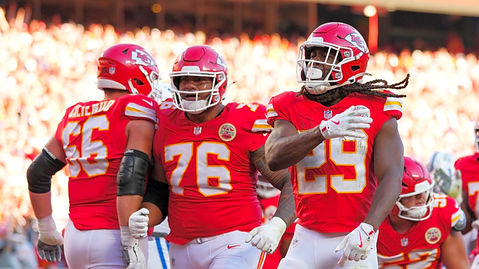 Chiefs rally, beat Colts to stay alive in playoff race