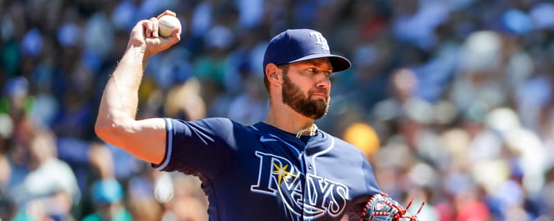 Giants reward Adrian Houser in journey from the scrap heap