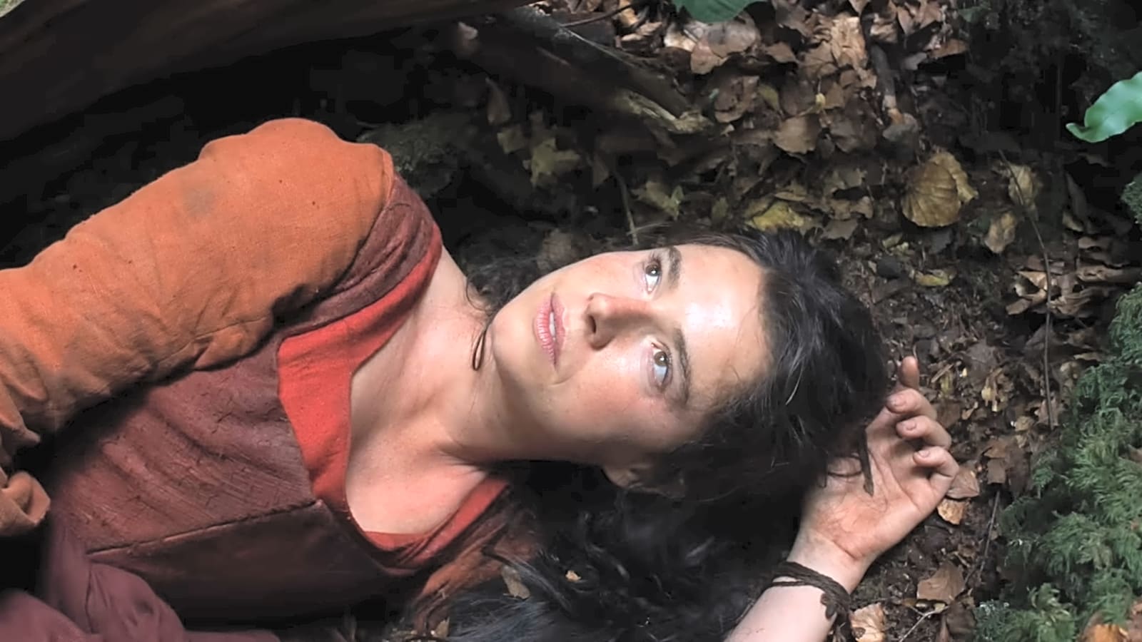 "Hamnet" trailer: Paul Mescal and Jesse Buckley star in Oscar-buzzy period piece