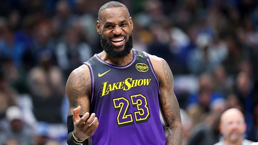 'First Guy That Ties His Shoestrings 100 Times in a Game': LeBron James Reveals How Teammates Roast Him Over 'Records'