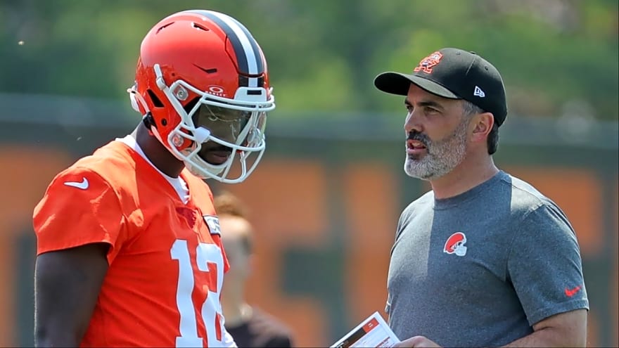 'I’m Really Proud of the Progress': Kevin Stefanski Weighs In on Shedeur Sanders’ Improvement