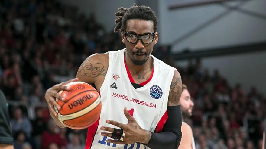 NBA Hall of Famer Amar’e Stoudemire Joins Miami-Dade Police Department After Law Enforcement Graduation
