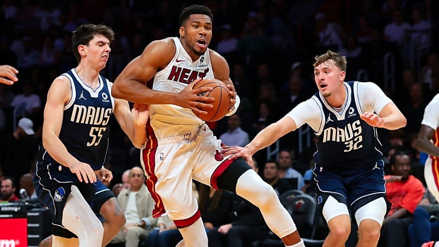 Mavericks Rule Out Sergio De Larrea After Knee Injury Against Heat