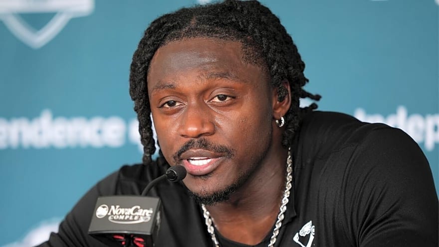 Cris Carter Explains Why the Eagles Should Trade A.J. Brown This Offseason